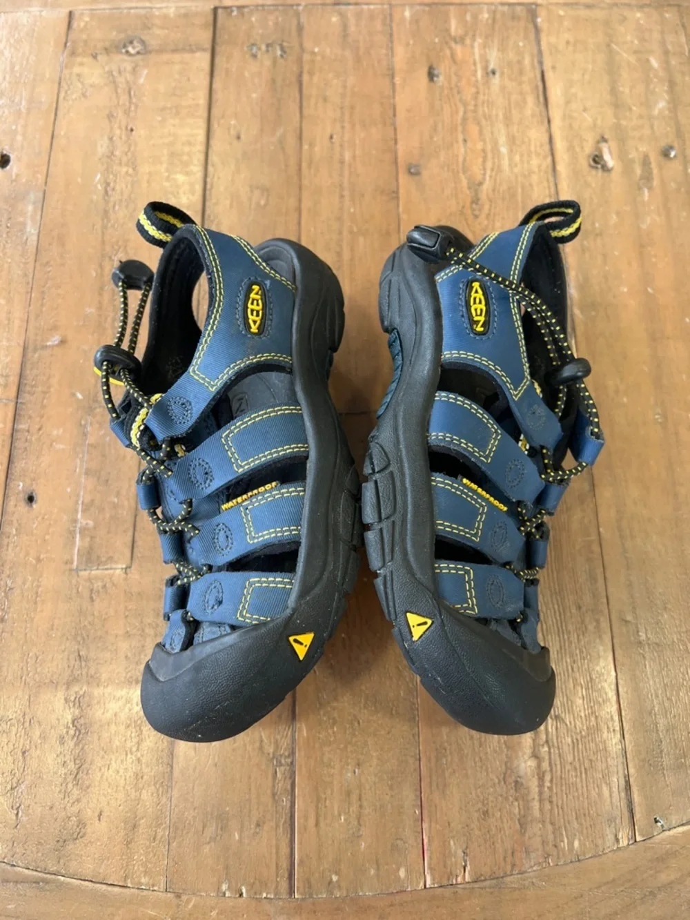 Keen blue waterproof open back hiking sandals kids 12
